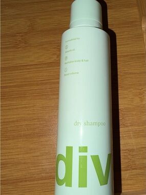 Divi Dry Shampoo – White & Light Green